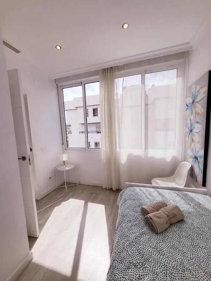 Stylish 3 Bedroom Penthouse In Marbella Centre With Large Pool Close To The Beach 0*,